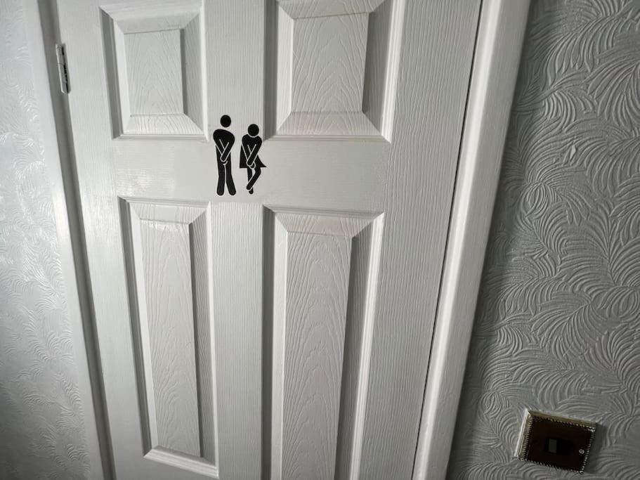 Spacious & Comfy Home- Very Close To Nec Birmingham ,Hs2 & Airport- Perfect For Contractors & Groups- Free Parking & Fast Wifi Marston Green Екстериор снимка