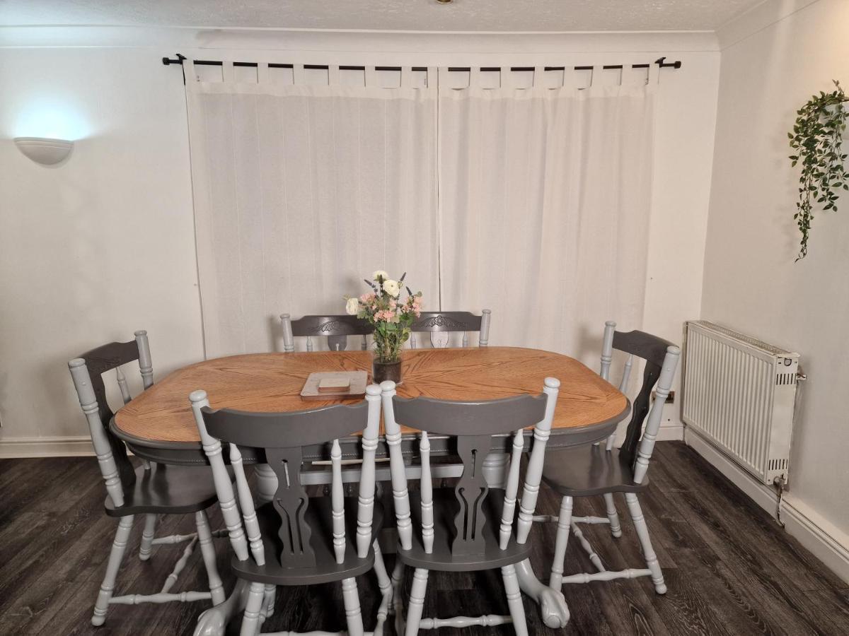 Spacious & Comfy Home- Very Close To Nec Birmingham ,Hs2 & Airport- Perfect For Contractors & Groups- Free Parking & Fast Wifi Marston Green Екстериор снимка